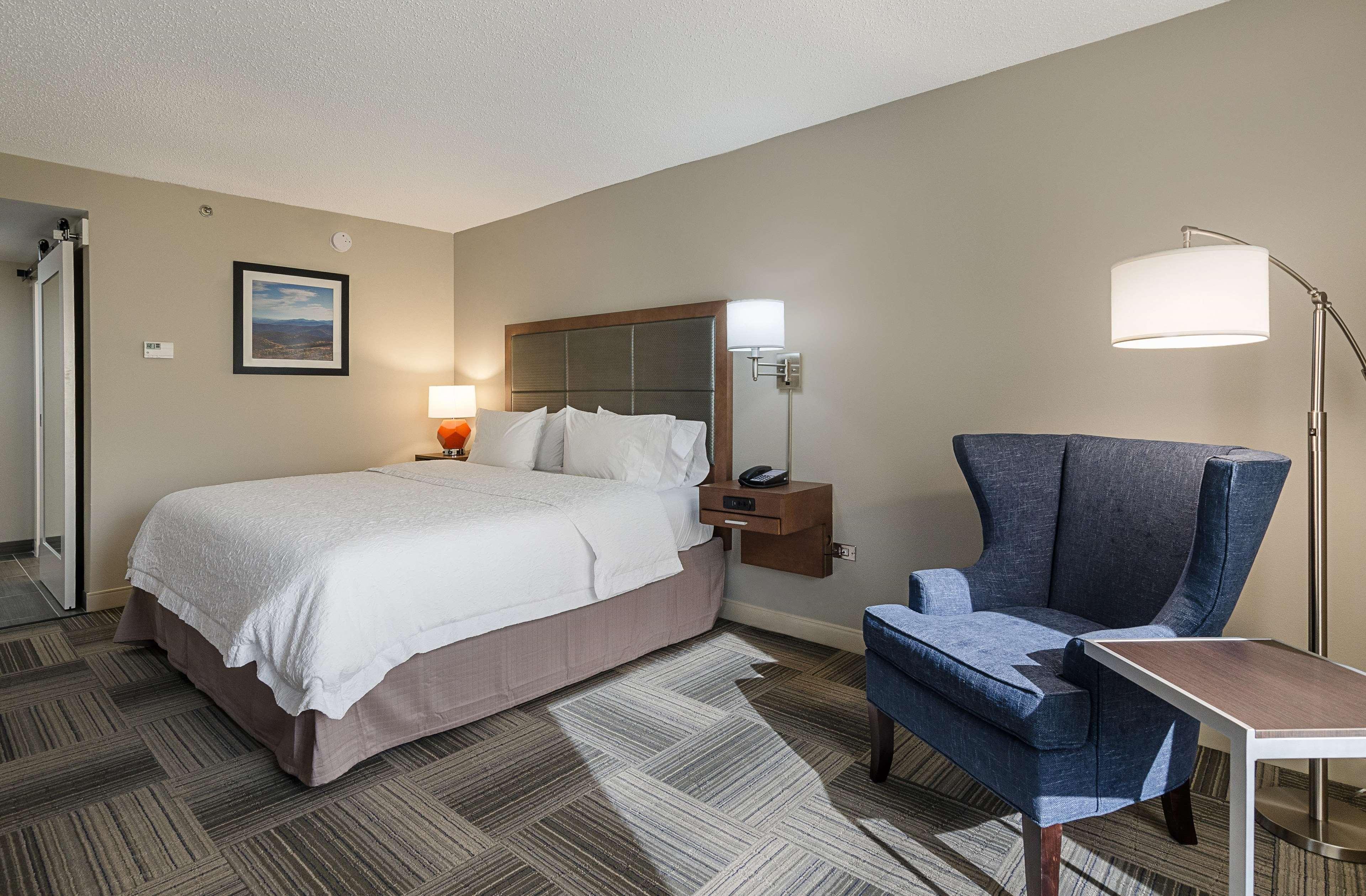 Hampton Inn Covington Va Экстерьер фото