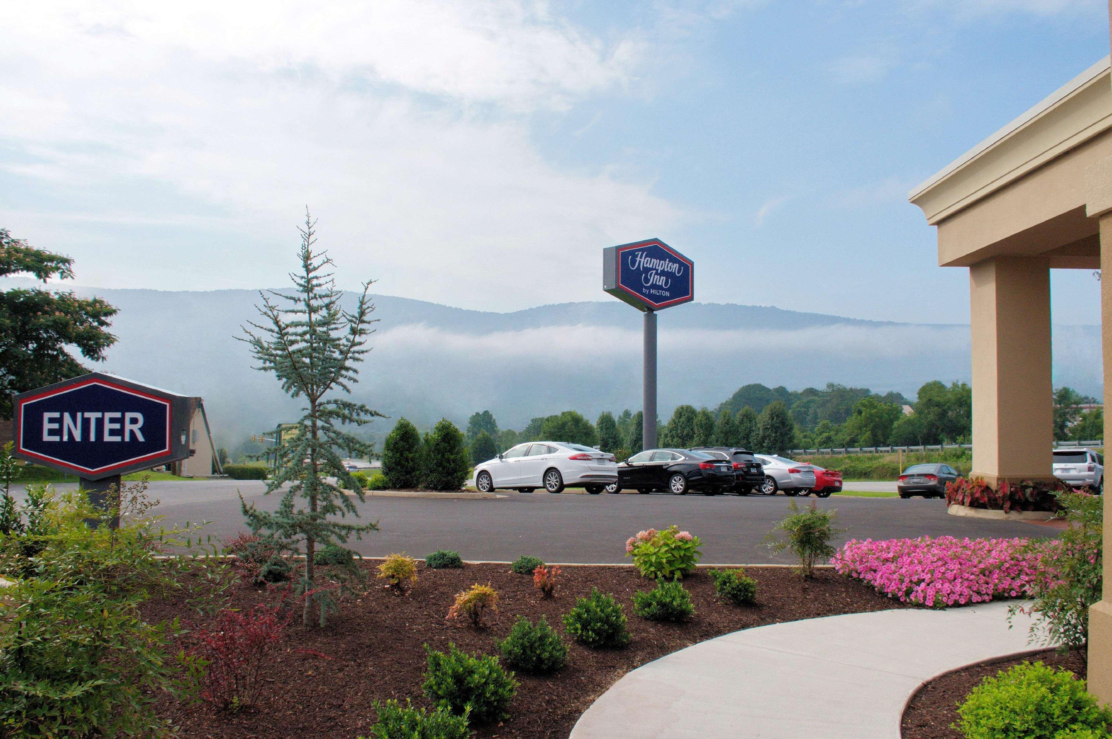 Hampton Inn Covington Va Экстерьер фото