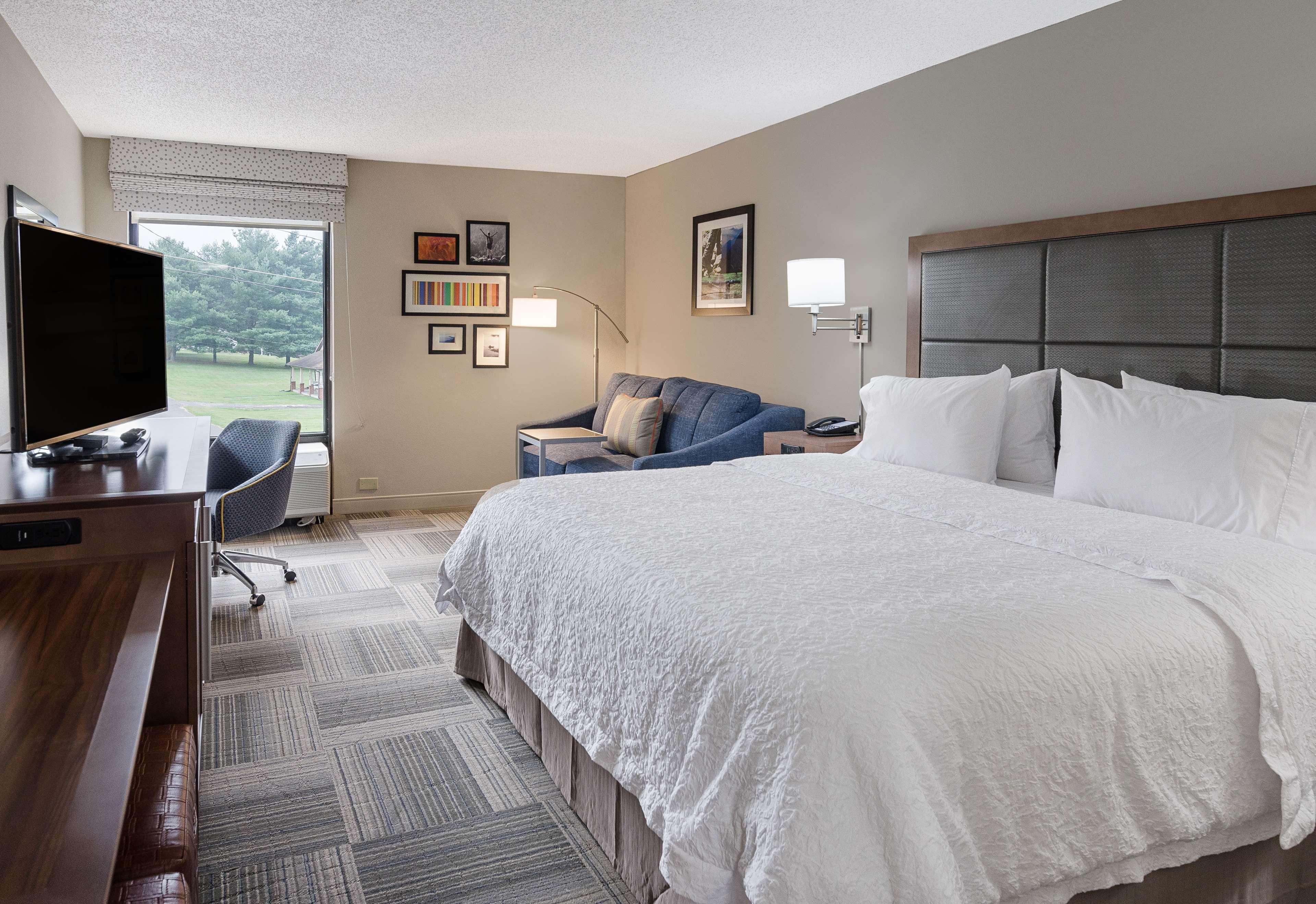 Hampton Inn Covington Va Экстерьер фото