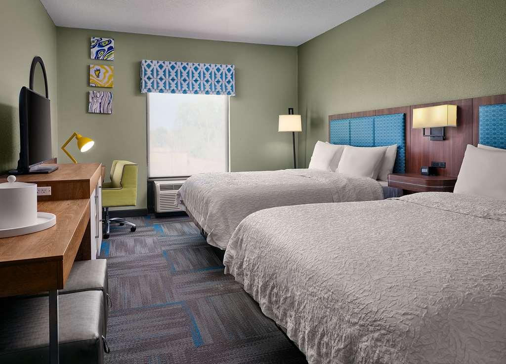 Hampton Inn Covington Va Номер фото