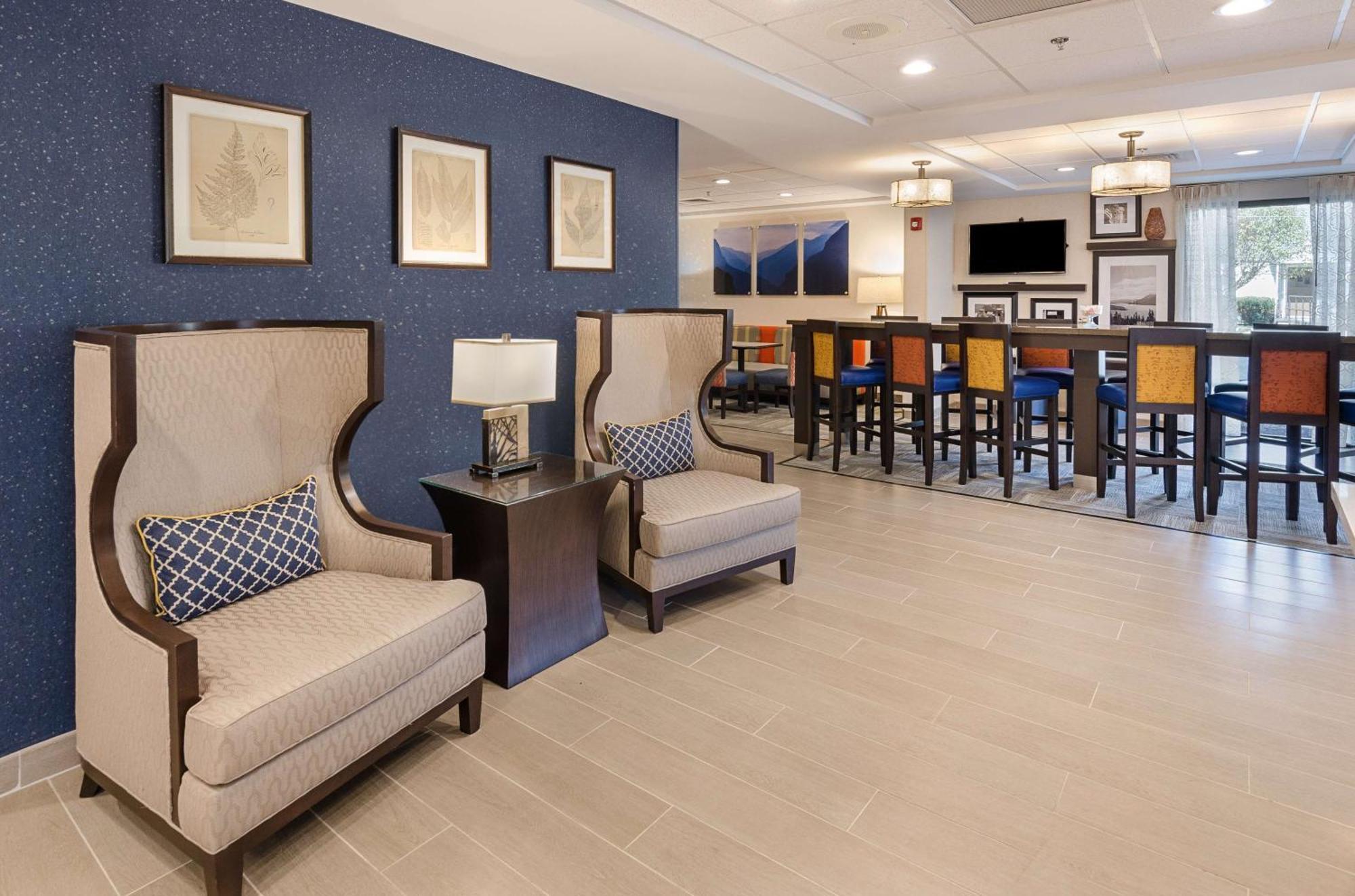 Hampton Inn Covington Va Экстерьер фото