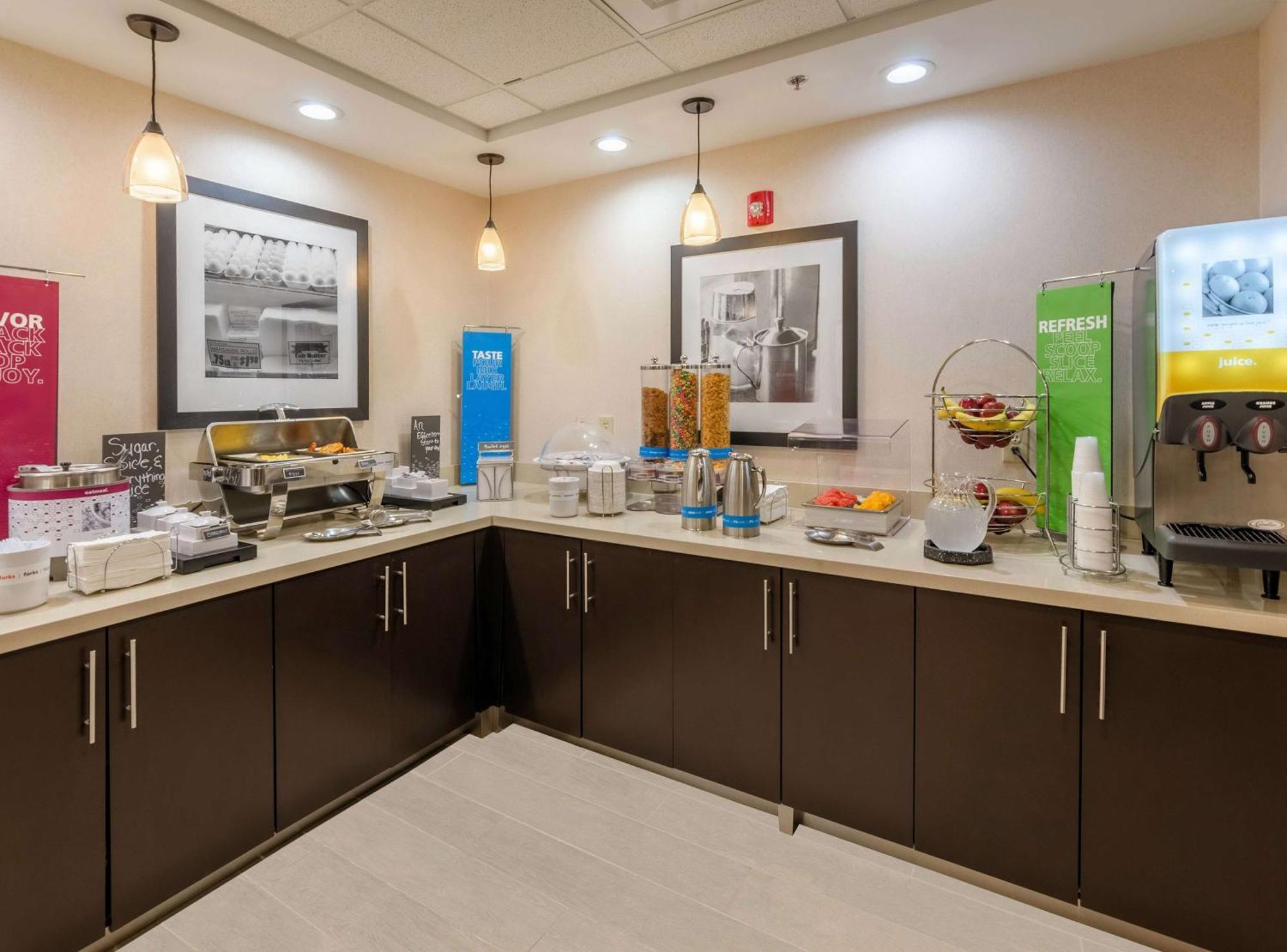 Hampton Inn Covington Va Экстерьер фото