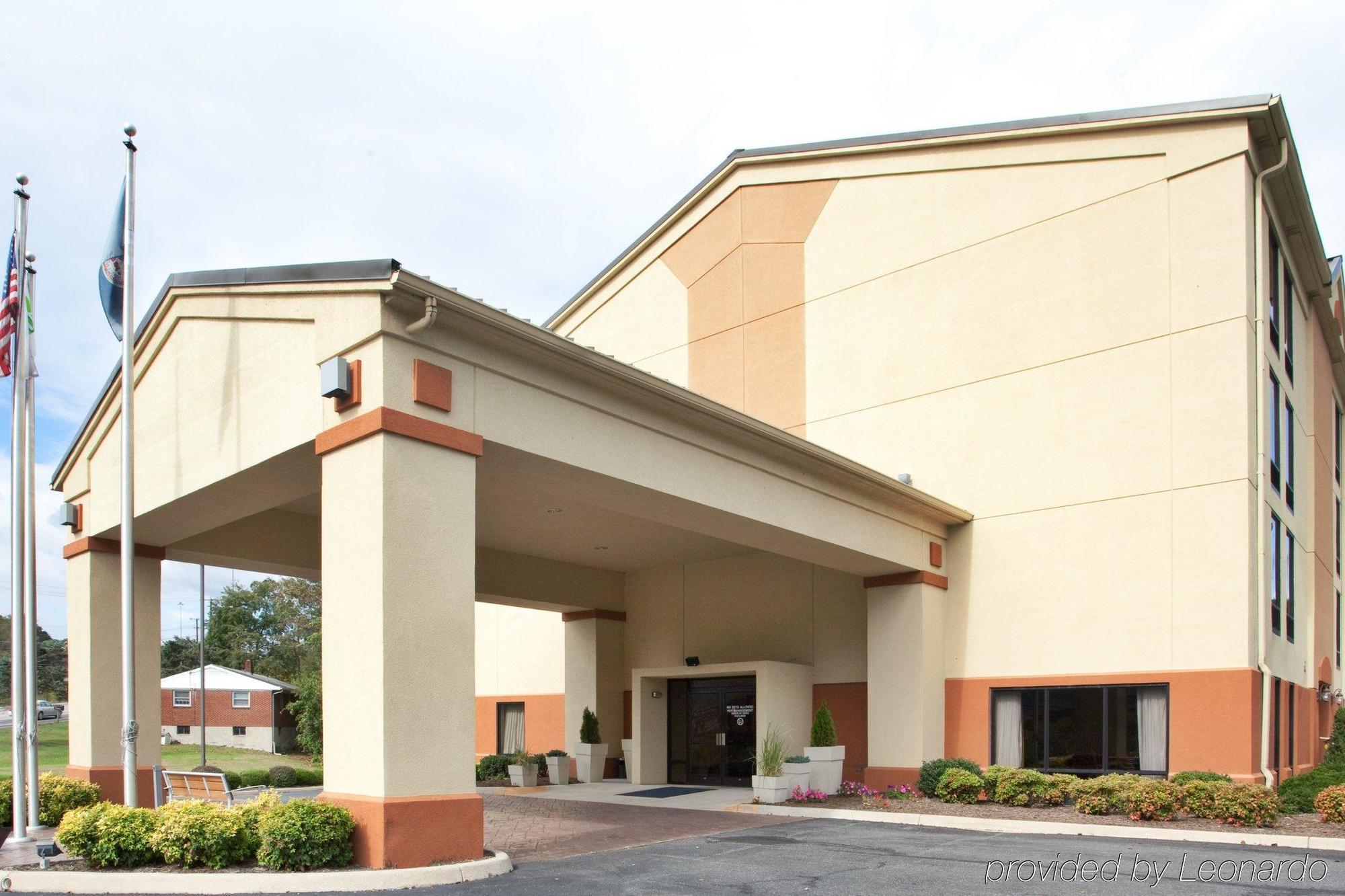 Hampton Inn Covington Va Экстерьер фото