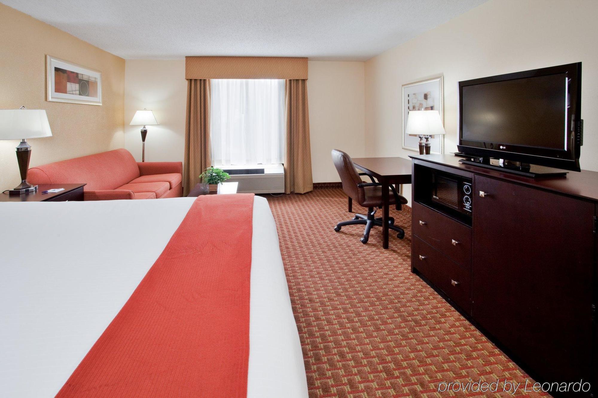 Hampton Inn Covington Va Номер фото