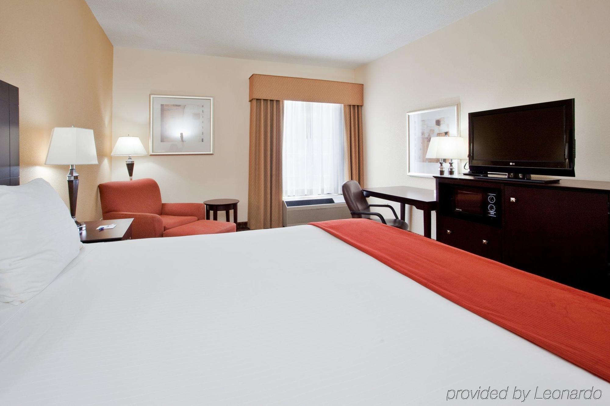 Hampton Inn Covington Va Номер фото