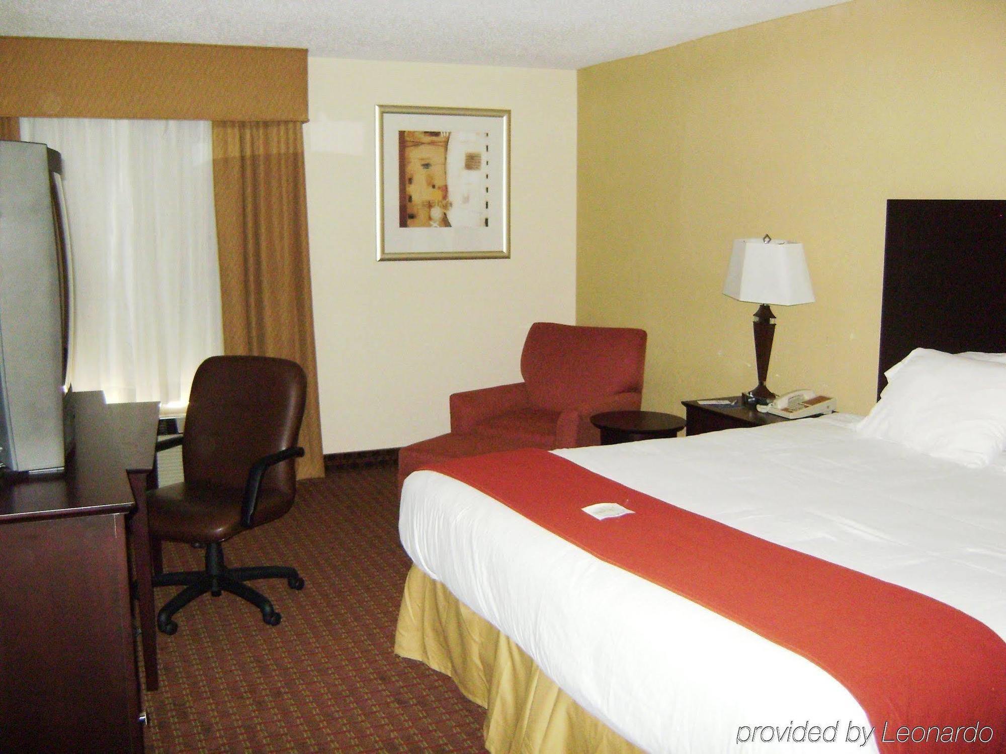 Hampton Inn Covington Va Номер фото