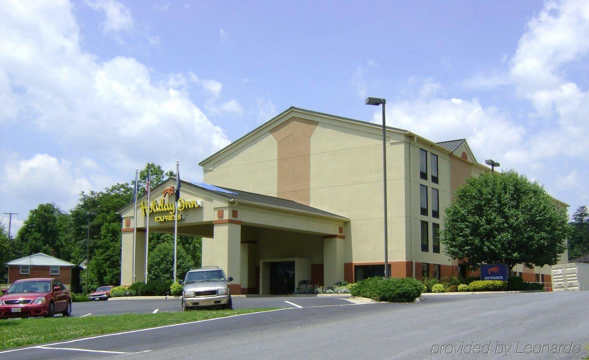 Hampton Inn Covington Va Экстерьер фото